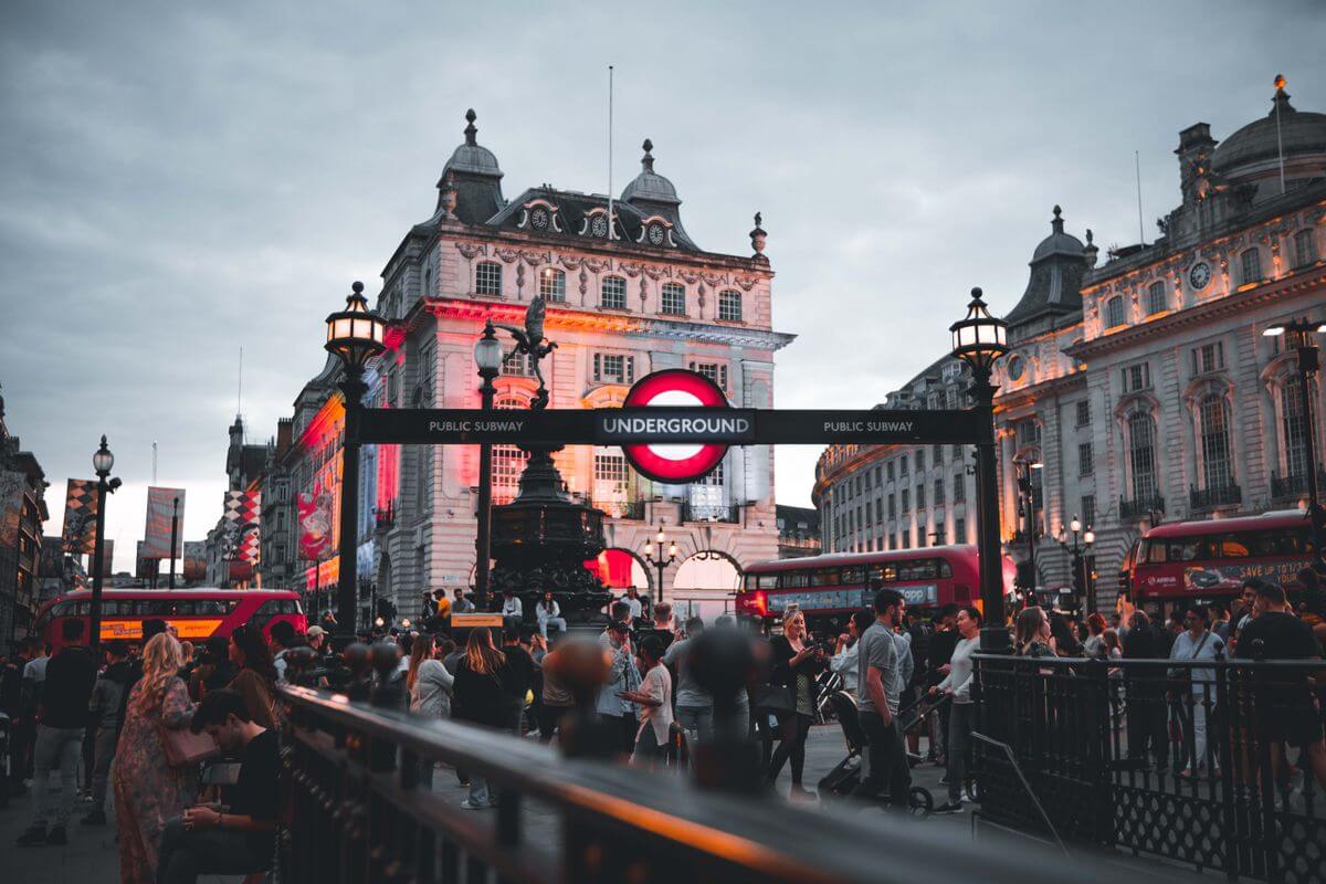 Utsikt over Piccadilly Circus i Londons West End. Foto Martino Battista